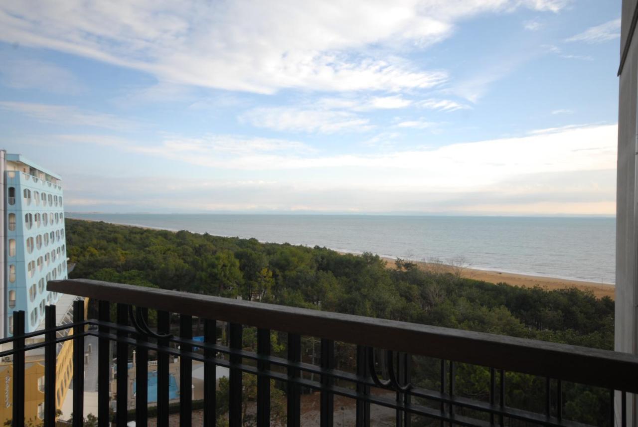 Residence Excelsior Lignano Sabbiadoro Exterior photo